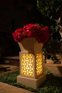 احواض زرع عمود بورد احمر